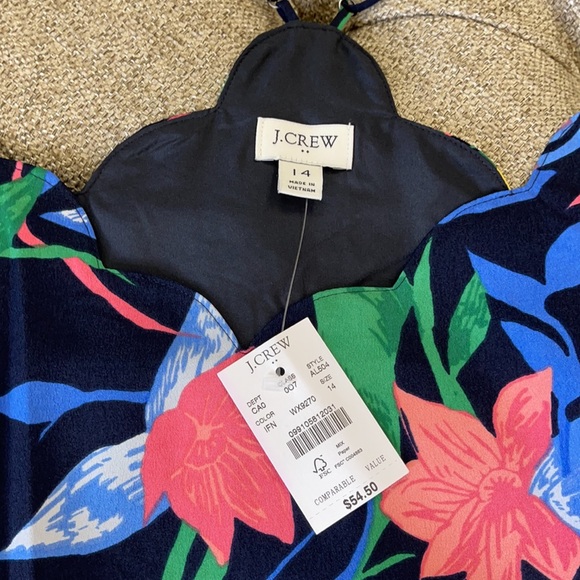 💕Beautiful Floral Scalloped Jcrew Spaghetti Top💕 - Picture 2 of 7